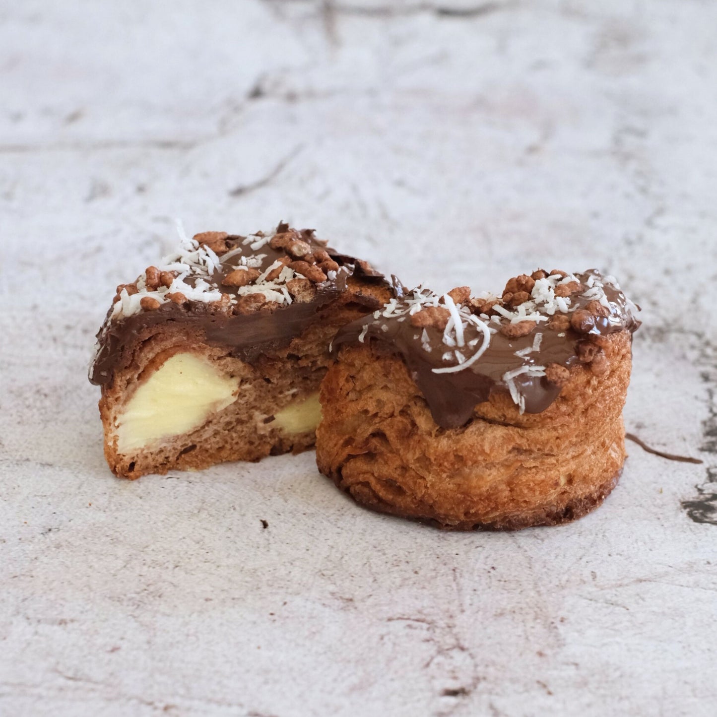 ショコラクロワッサンドーナツカスタード